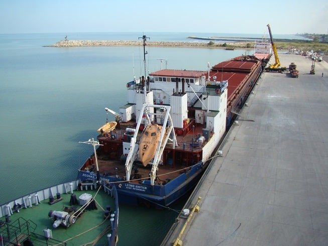 پهلوگیری و تخلیه کشتی هایی با ظرفیت ۱۵۰ هزار تنی در بندر امام فراهم شد