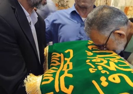 اهدای پرچم حرم امام رضا علیه السلام به چایخانه سن شهرستان رامشیر 